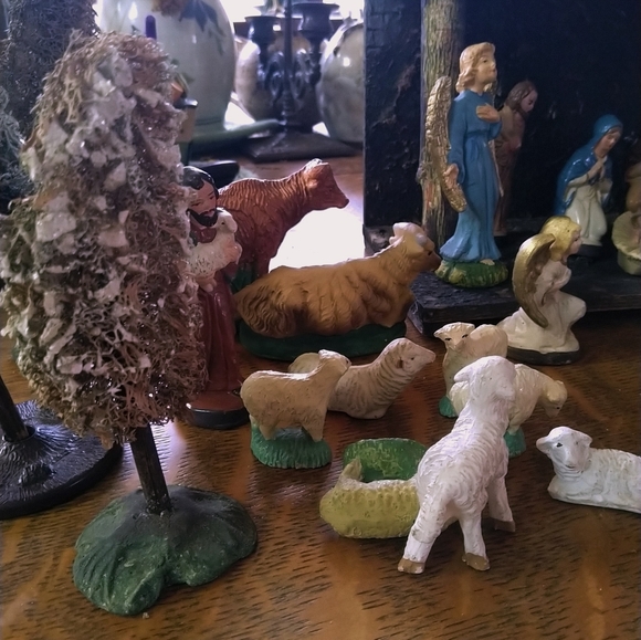 Vintage European Nativity Set – Hand-Painted Italian Creche Figures, Mid-Century - Picture 7 of 11